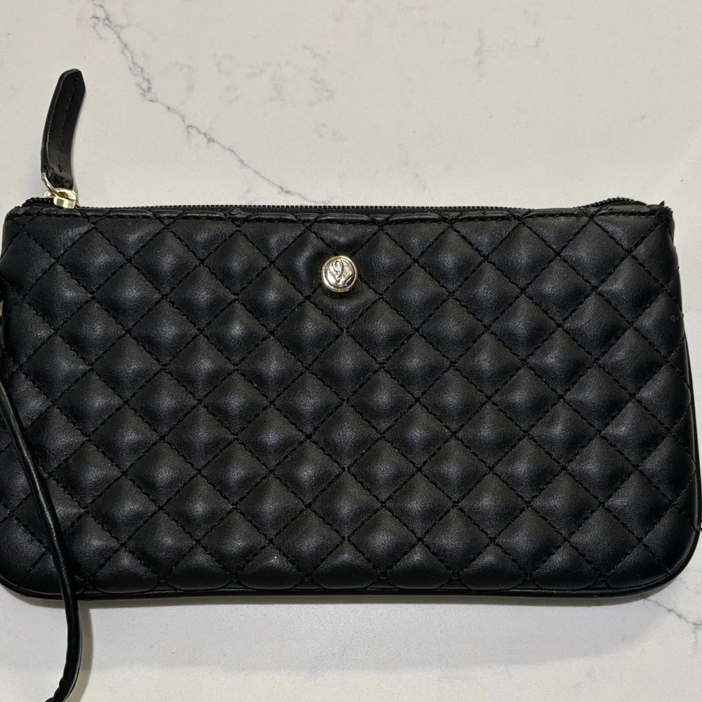 Nine West Black Quilted Wristlet